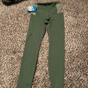 Green Brooks running leggings with pockets